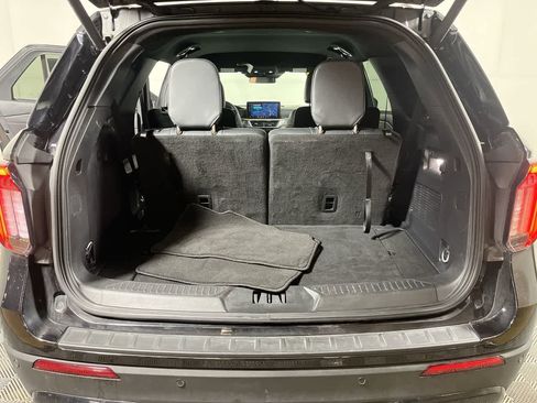 Used 2025 Ford Explorer ST-Line image 29