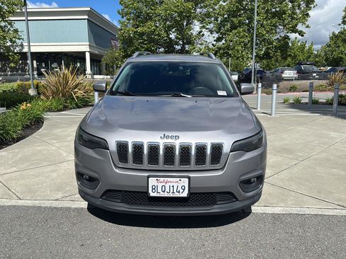 Used 2019 Jeep Cherokee Latitude w/ Popular Appearance Group image 3