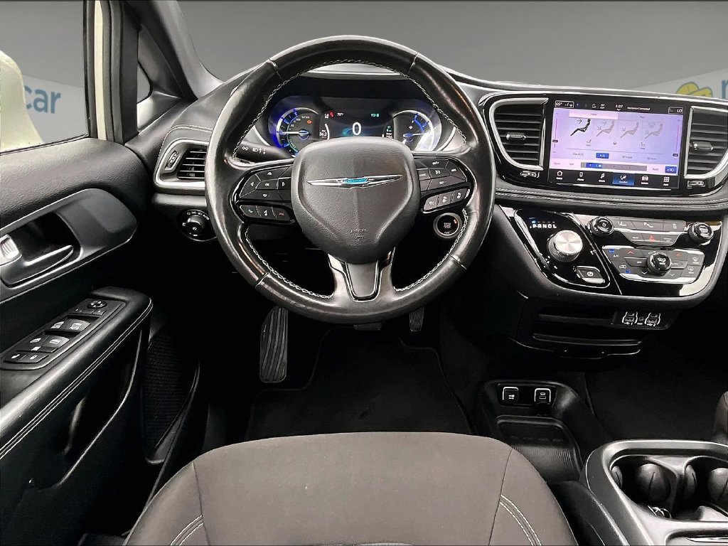 Used 2021 Chrysler Pacifica Touring w/ S Appearance Package FWD image 17