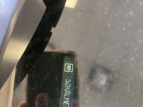 Used 2022 GMC Terrain SLE w/ Driver Convenience Package image 2