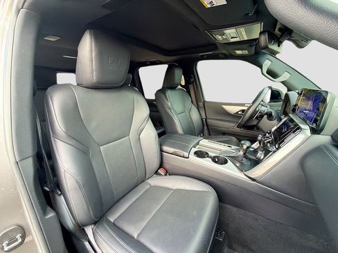 Used 2023 Lexus LX 600 F Sport image 16