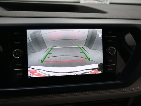 Used 2024 Volkswagen Taos SE FWD image 18
