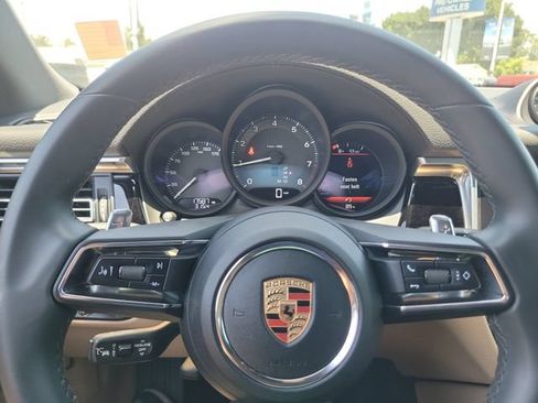 Used 2023 Porsche Macan AWD/4WD image 28
