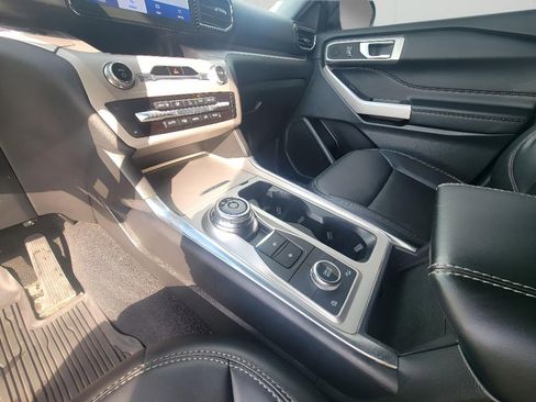 Used 2023 Ford Explorer XLT w/ Equipment Group 202A AWD/4WD image 21