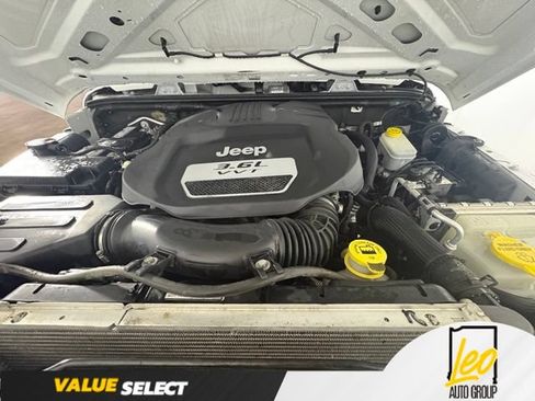 Used 2013 Jeep Wrangler Sport AWD/4WD image 23