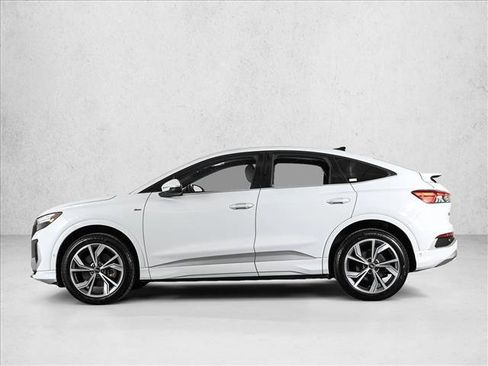 Certified 2023 Audi Q4 e-tron Prestige image 9