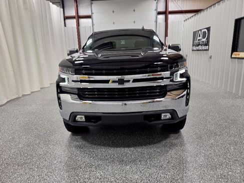 Used 2021 Chevrolet Silverado 1500 LT AWD/4WD image 3