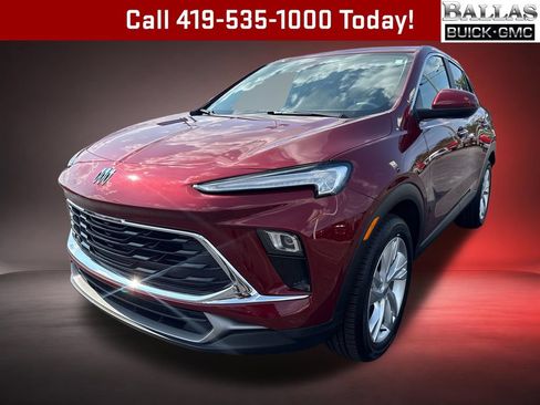 Certified 2024 Buick Encore GX Preferred FWD image 1
