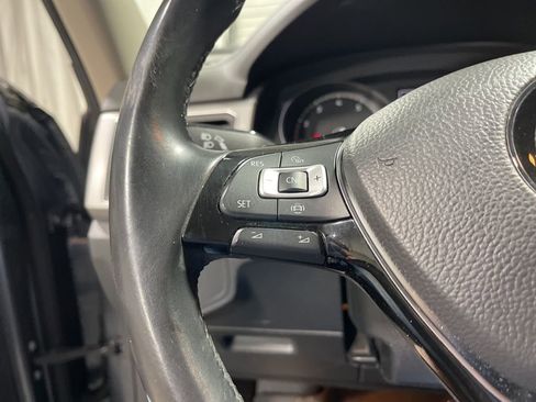 Used 2019 Volkswagen Atlas SE FWD image 23