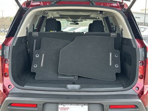 Certified 2025 Nissan Pathfinder SV w/ SV Premium Package image 19