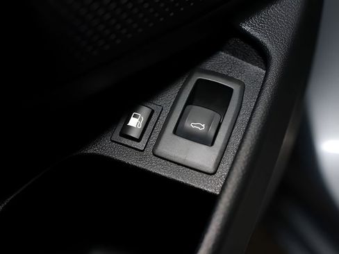 Used 2023 BMW 330e xDrive w/ Premium Package image 43