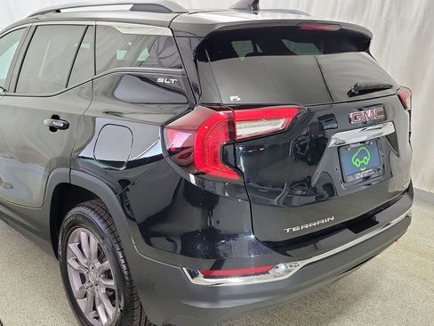 Used 2023 GMC Terrain SLT image 6