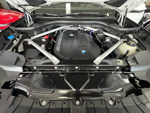 Used 2023 BMW X7 xDrive40i w/ Premium Package image 57