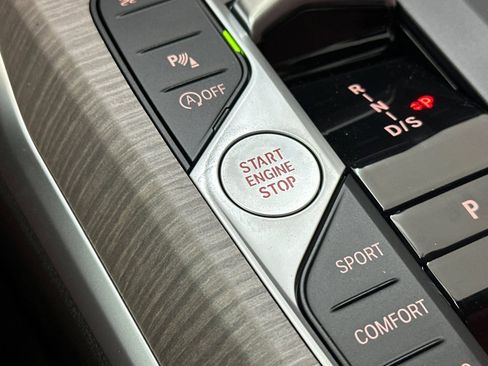 New 2026 BMW 330i Sedan w/ Convenience Package image 28