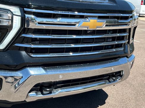 Used 2024 Chevrolet Silverado 2500 LTZ w/ LTZ Convenience Package AWD/4WD image 23