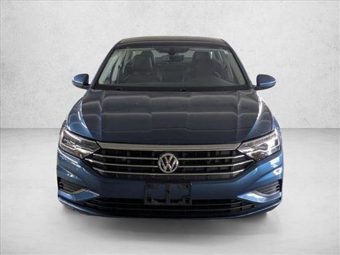 Used 2020 Volkswagen Jetta SE FWD image 2