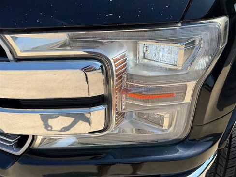Used 2018 Ford F150 Lariat w/ Equipment Group 502A Luxury AWD/4WD image 18