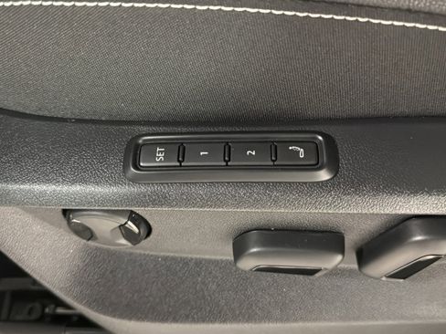 New 2026 Volkswagen Atlas Cross Sport SEL Premium R-Line AWD/4WD image 19