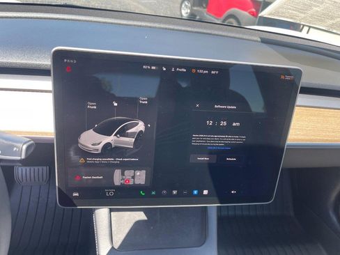 Used 2022 Tesla Model 3 Long Range AWD/4WD image 22