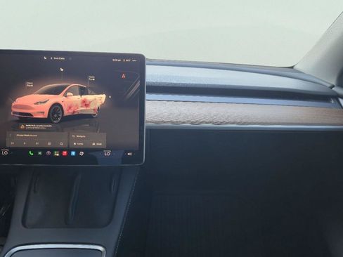 Used 2024 Tesla Model Y Long Range RWD image 18