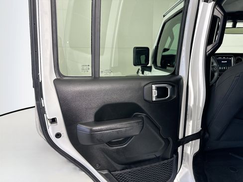 Used 2023 Jeep Wrangler Unlimited AWD/4WD image 26