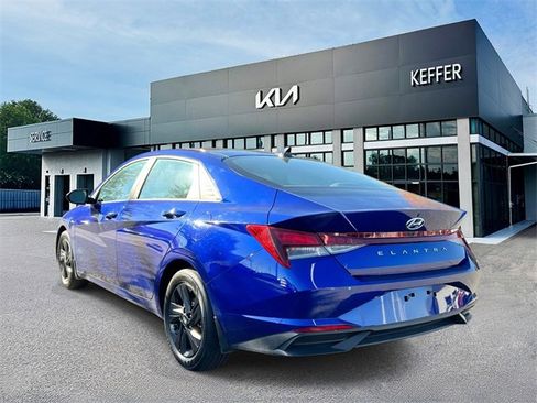 Used 2022 Hyundai Elantra SEL image 6