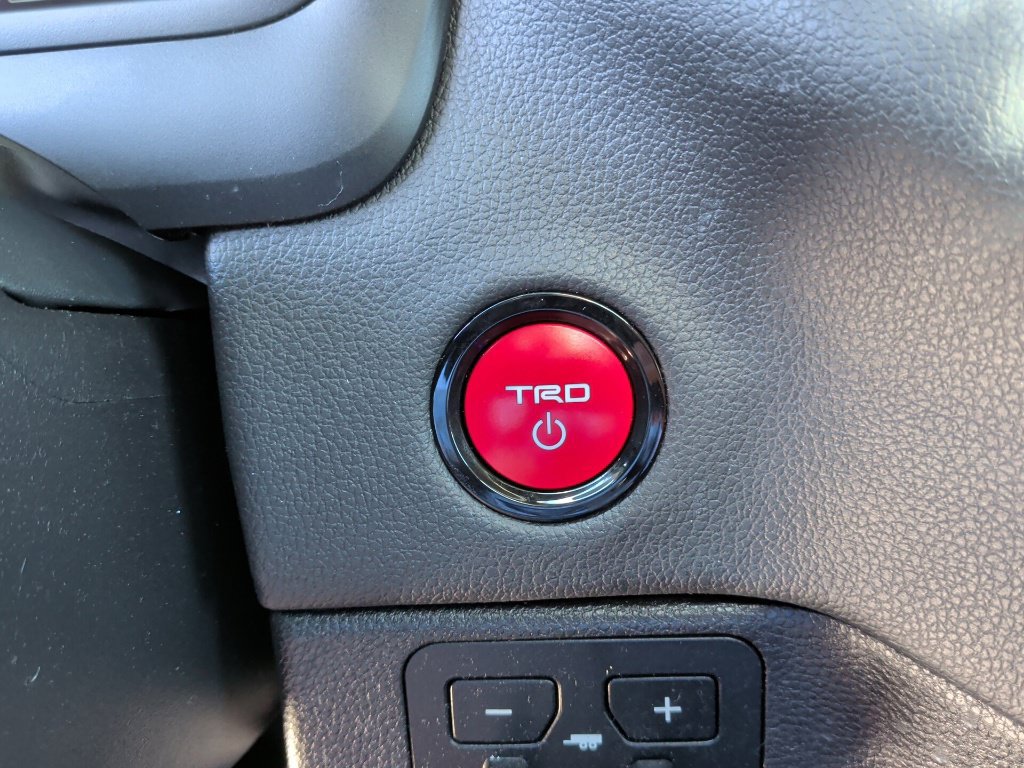 Used 2025 Toyota Sequoia TRD Pro AWD/4WD image 25