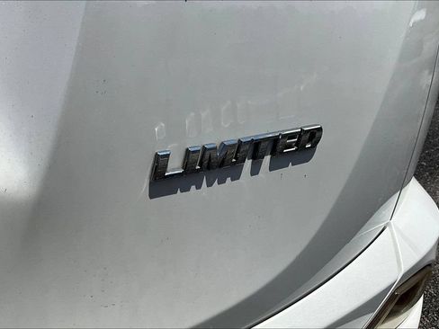 Used 2018 Toyota RAV4 Limited FWD image 26