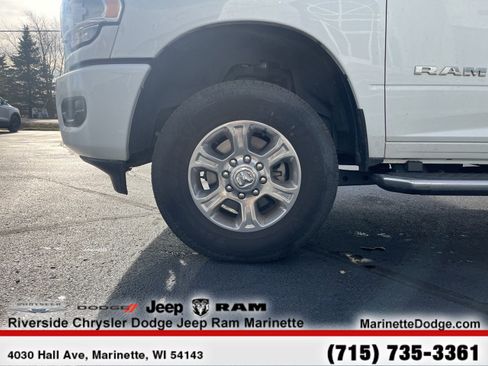 Used 2024 RAM 2500 Big Horn w/ Sport Appearance Package image 11