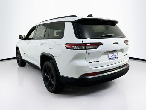 Used 2023 Jeep Grand Cherokee L Limited w/ Black Appearance Package AWD/4WD image 7