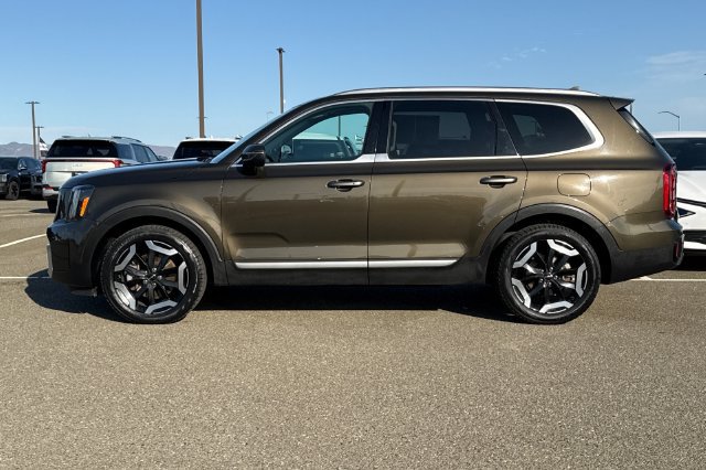 Certified 2025 Kia Telluride S FWD image 9