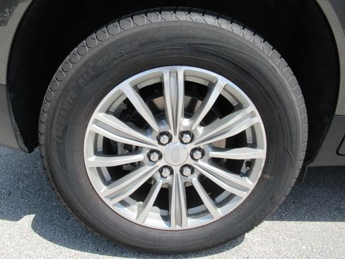 Used 2019 Cadillac XT5 Luxury FWD image 10