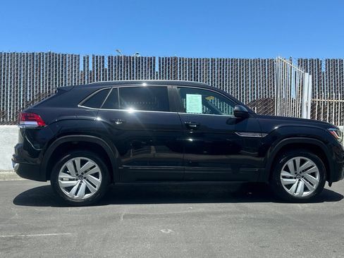 Used 2023 Volkswagen Atlas Cross Sport SE FWD image 3