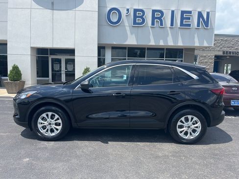 Used 2023 Ford Escape Active image 2