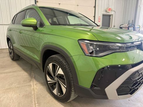 Certified 2026 Volkswagen Taos SE AWD/4WD image 10