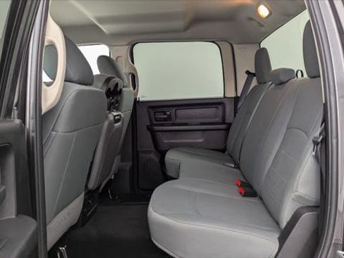 Used 2017 RAM 2500 Tradesman w/ Chrome Appearance Group image 17