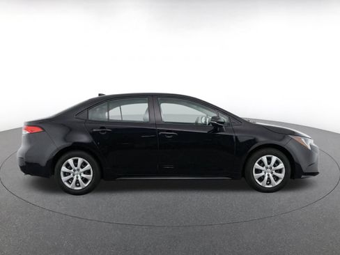 Used 2025 Toyota Corolla LE FWD image 10