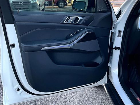 Used 2025 BMW X5 sDrive40i w/ Premium Package image 21