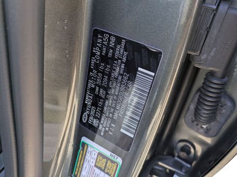 Certified 2025 Hyundai Elantra Sport image 33
