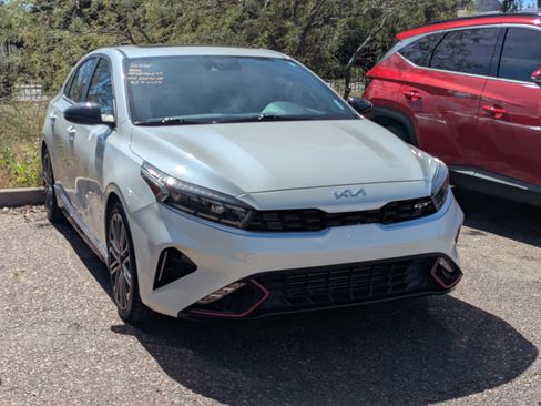 Certified 2022 Kia Forte GT image 2