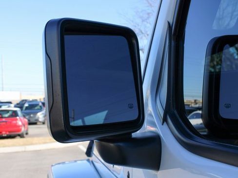 Used 2018 Jeep Wrangler Unlimited Sahara image 8