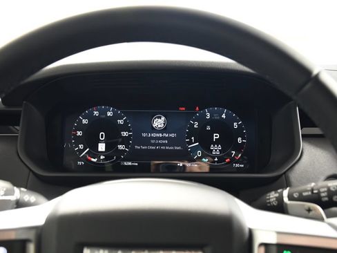 Certified 2025 Land Rover Discovery S AWD/4WD image 29