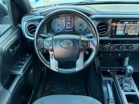 Used 2017 Toyota Tacoma TRD Sport w/ Tow Package (A/T) image 16