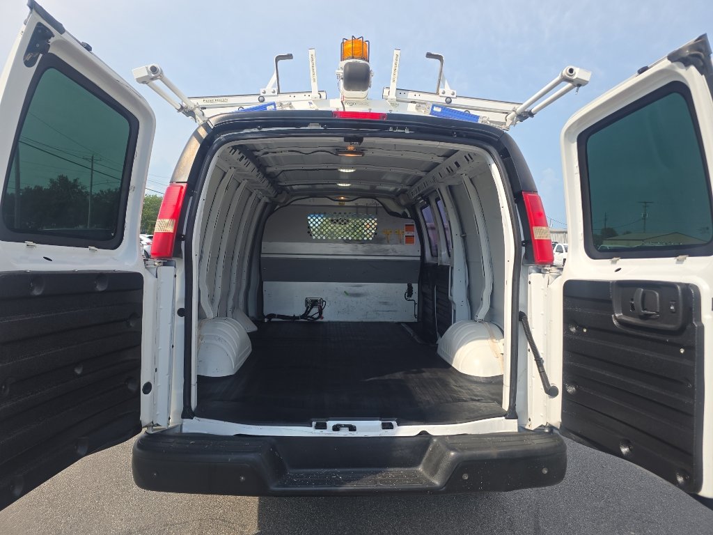 Used 2014 Chevrolet Express 2500 RWD image 8