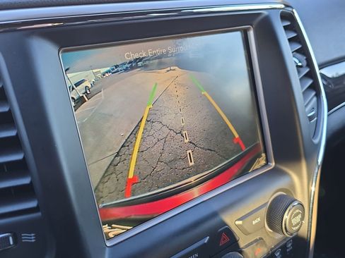 Used 2015 Jeep Grand Cherokee Overland AWD/4WD image 21