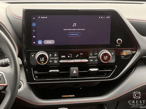 Used 2024 Toyota Highlander XSE image 17