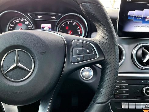 Certified 2020 Mercedes-Benz GLA 250 image 25