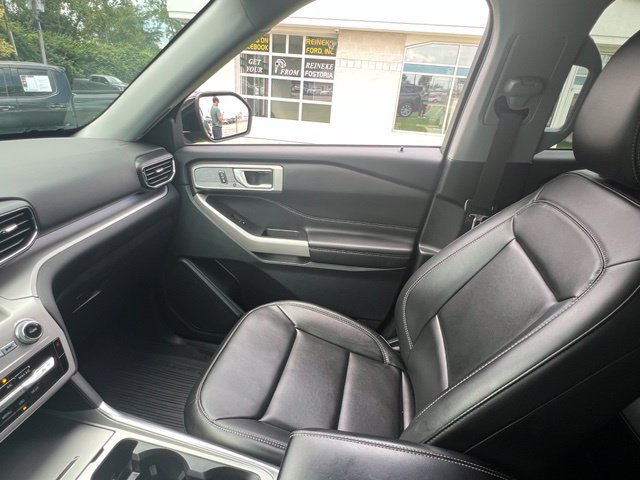 Used 2024 Ford Explorer XLT w/ Equipment Group 202A AWD/4WD image 17