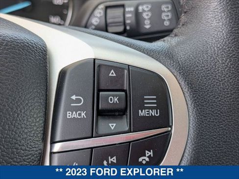 Used 2023 Ford Explorer XLT w/ Equipment Group 202A RWD image 14