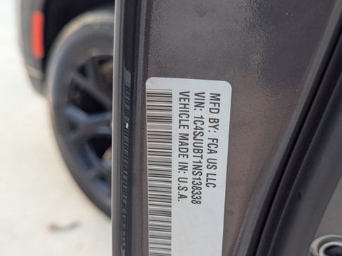 Used 2022 Jeep Wagoneer Series II RWD image 25